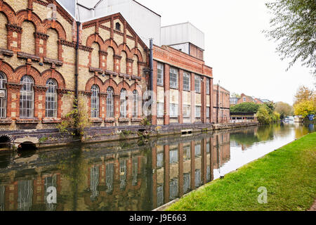 OXFORD/ UK- 26 OTTOBRE 2016: esterne di alimentazione l'Osney Staion, Botley Foto Stock