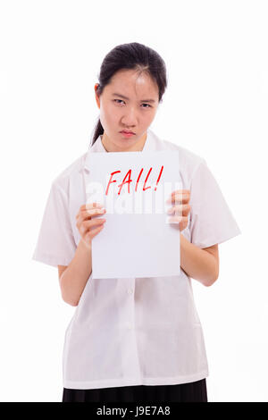 Chinese high school girl in uniforme che mostra impossibile testare la carta Foto Stock