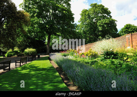 Waterlow Park, Highgate, a nord di Londra, Regno Unito in giugno Foto Stock