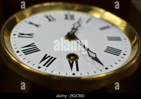 Close-up di una mano di un orologio vintage Foto Stock