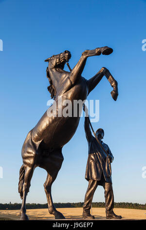 Inghilterra, East Anglia, Suffolk, Newmarket, Newmarket stallone statua scolpita da Marcia Astor e Allan Sly, Foto Stock