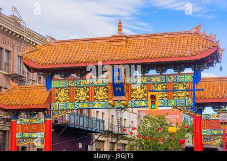 Gate di interesse armonioso, Chinatown, Victoria, Isola di Vancouver, British Columbia, Canada. Foto Stock