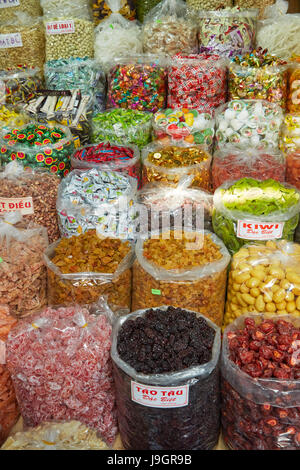 Frutta secca e caramelle di Dong Ba Market, tonalità, Thua Thien-Hue Provincia, North Central Coast, Vietnam Foto Stock