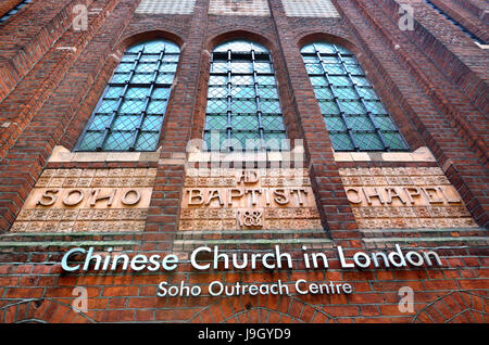 Londra, Inghilterra, Regno Unito. Chiesa cinese a Londra / Soho Centro di outreach, 166A Shaftesbury Avenue. Fornire servizi di cristiana per la comunità cinese Foto Stock