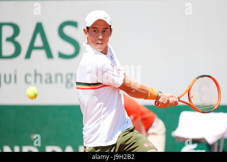 Parigi, Francia. Il 1 giugno, 2017. Kei Nishikori (JPN) Tennis : Kei Nishikori del Giappone durante gli Uomini Singoli Secondo turno match degli Open di Francia di tennis tournament contro Jeremy Chardy di Francia al Roland Garros di Parigi, Francia . Credito: AFLO/Alamy Live News Foto Stock
