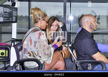 Tokyo, Giappone. Il 1 giugno, 2017. Britney Spears è visto all'Aeroporto Internazionale Narita il 1 giugno 2017 a Tokyo, Giappone. | Verwendung weltweit/picture alliance Credit: dpa/Alamy Live News Foto Stock