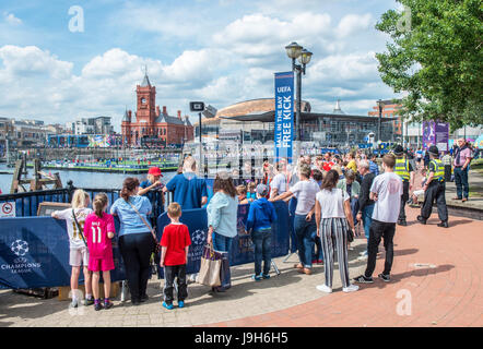 La Baia di Cardiff, Regno Unito. 1° giu, 2017. La Baia di Cardiff costruire fino al 2017 Finale di UEFA Champions League 2017 Credit: Nick Jenkins/Alamy Live News Foto Stock