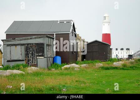 Portland bill, Dorset, Regno Unito. 2 giugno, 2017. tom hunnings, figlio di cuocere-show host, Maria berry, è coinvolto in una controversia di pianificazione, dopo i lavori di rinnovo apparentemente ha lasciato la sua spiaggia-hut in piedi più alti di quelli dei suoi vicini credito: stuart fretwell/alamy live news Foto Stock