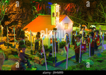 Una scena di vita sull'isola di Madeira; parte di un più grande presepe di elaborare la visualizzazione a Curral das Freira, di Madera Foto Stock