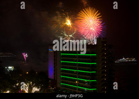 La spettacolare Capodanno fuochi d'artificio a Funchal, Madeira Foto Stock