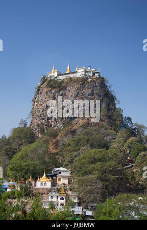 Myanmar Mandalay Provincia, il Monte Popa, Buddha Foto Stock