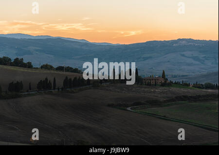 Montichiello - Toscana / Italia: Ottobre 29, 2017: Tramonto a Monticchiello, Val d'Orcia Toscana Italia Foto Stock