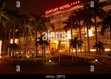 Century Riverside Hotel di notte, tonalità, Thua Thien-Hue Provincia, North Central Coast, Vietnam Foto Stock