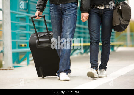 Guy, donna, stazione, gli esseri umani e la tratta di esseri umani, persone, folk, persone, umana, umana Foto Stock