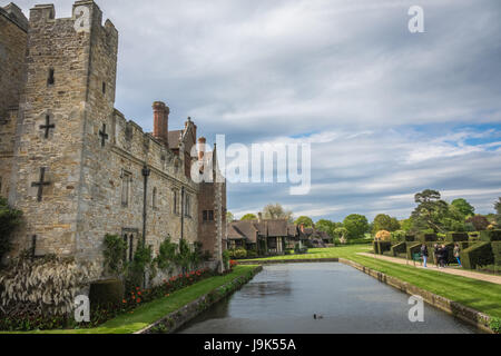 Il castello di Hever, Inghilterra - Aprile 2017 : il castello di Hever Castle si trova nel villaggio di Hever, Kent, costruita nel XIII secolo e fu dimora storica di Ann Boleyn, t Foto Stock