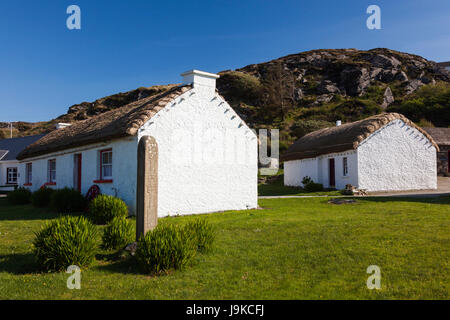 Irlanda, County Donegal, Glencolumbkille, case tradizionali Foto Stock