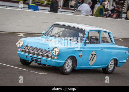 1964 Ford-Lotus Cortina Mk1 con driver Mark Sumpter durante la Whitmore Cup gara a Goodwood GRRC 74a Assemblea dei Soci, Sussex, Regno Unito. Foto Stock