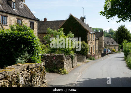 Cottages in Naunton village, Gloucestershire, England, Regno Unito Foto Stock