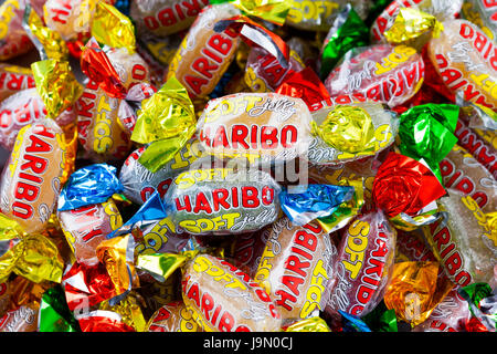 Tambov, Federazione Russa - Aprile 20, 2013 mucchio di Haribo soft jelly candy. Full frame. Studio shot. Foto Stock