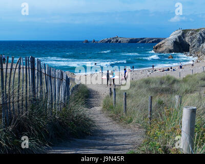 L'accesso alla porta Rhu Beach, costa selvaggia, penisola di Quiberon (Morbihan, in Bretagna, Francia). Foto Stock