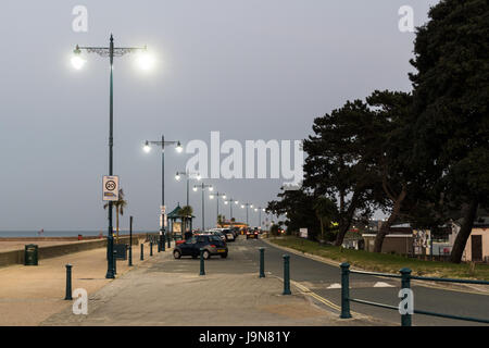 Notte tempo ryde lungomare, streetlighting Foto Stock