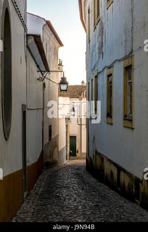 Antica città di Évora in Portogallo, architettura di epoca medievale e panorami, Patrimonio UNESCO Foto Stock