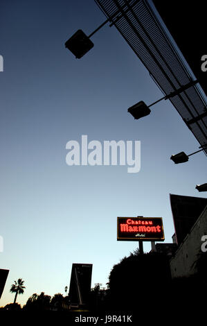 Insegna al neon per lo Chateau Marmont Hotel sulla Sunset Strip di Los Angeles, CA Foto Stock