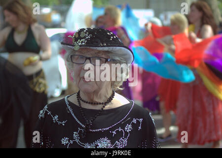 West End Festival scene e persone, esecutori di Glasgow Foto Stock