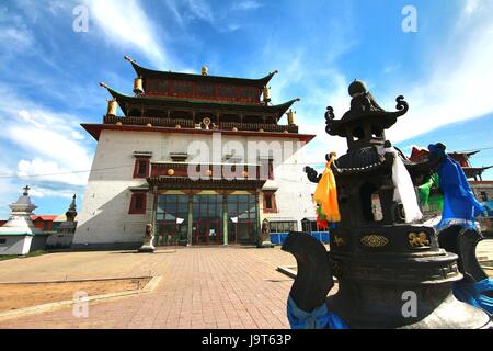 Il monastero Gandantegchinlen è un stile tibetano monastero buddista nella capitale mongola di Ulaanbaatar, in Mongolia Foto Stock