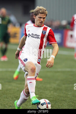 Giugno 02, 2017. San Jose terremoti centrocampista Florian Jungwirth (23) sposta la sfera fino al passo durante il match di MLS tra la visita di San Jose di terremoti e i legnami da Portland a Providence Park, Portland, O. Larry C. Lawson/CSM Foto Stock