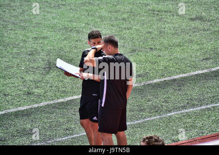 Gibralter. 03 Giugno, 2017. La Gibilterra la squadra nazionale ha giocato contro un sotto 21 team nazionali in preparazione delle prossime partite internazionali per entrambi i lati. La partita si è svolta presso il Victoria Stadium di Gibilterra prima della loro partenza per Faro, Portogallo la prossima settimana per giocare a Cipro. Il Sotto 21s play Austria Credito: Stephen Ignacio/Alamy Live News Foto Stock