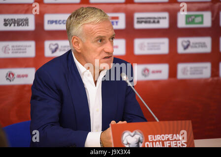 BARYSAW/Bielorussia - 9 Settembre 2016: Didier Deschamps, allenatore della Francia nazionale di calcio, dà intervista dopo la partita contro la Bielorussia Foto Stock