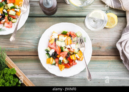 Insalata con morbidi formaggi di capra Foto Stock