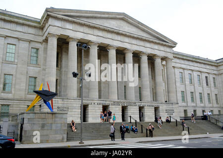 Lo Smithsonian American Art Museum e il National Portrait Gallery, parte di Donald W. Reynolds Center di Washington D.C., USA Foto Stock