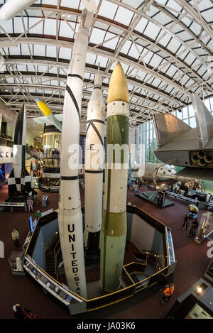 Boeing Milsetones di volo Hall, Museo Nazionale dell'aria e dello spazio, Washington D.C., USA (obiettivo fisheye) Foto Stock