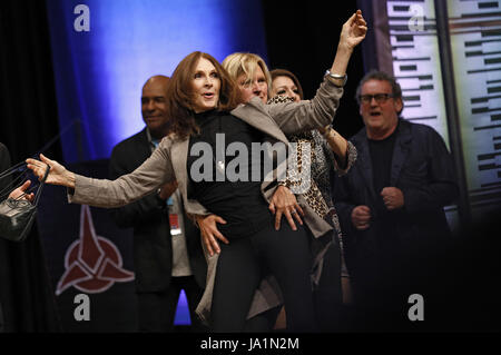 Michael Dorn, Gates McFadden, Denise Crosby, Marina Sirtis und Colm Meaney presso il FedCon 26 in Maritin l'Hotel. Bonn, 02.06.2017 | Utilizzo di tutto il mondo Foto Stock