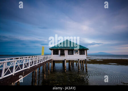 Rilassante beach house a Calatagan, Batangas Foto Stock