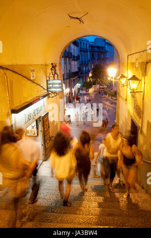 Arco de Cuchilleros di notte. Madrid. Spagna. Foto Stock