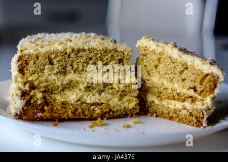 Casa deliziosa torta fatta in dettagli Foto Stock