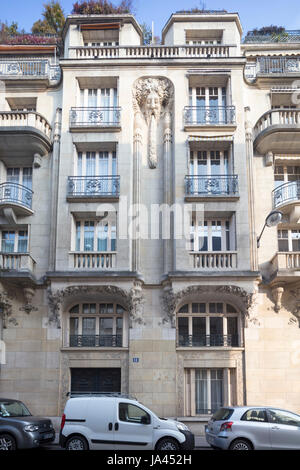 1920s appartamento edificio a 18 Rue de l'Assomption, Auteuil, Parigi, Francia Foto Stock