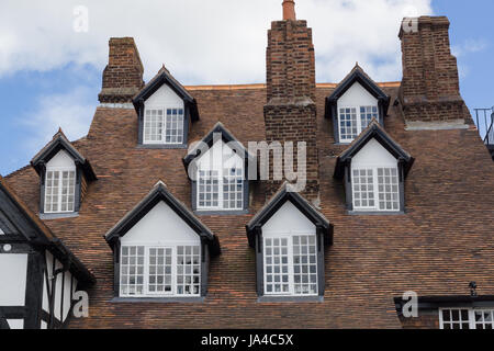 I sette occhi di Ruthin sui bracci Myddleton su San Pietro un raro e insolito multi dormer set di finestre costruito intorno al XVI secolo Foto Stock