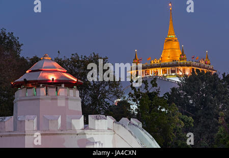 Mahakan Fort e Golden Mount Bangkok in Thailandia Foto Stock