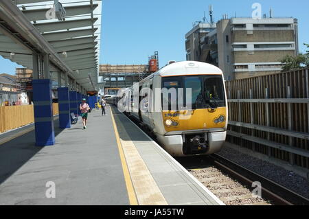 Linea di Elizabeth (Crossrail) ai lavori di costruzione in corso a Abbey Wood stazione ferroviaria. A sud-est di Londra, Inghilterra, Regno Unito. Maggio 25, 2017. Foto Stock