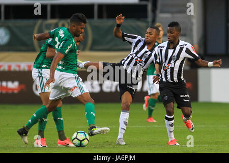 Sao Paulo, Brasile. 04 Giugno, 2017. Robinho durante il match tra Palmeiras e Atlético Mineiro, valevole per il quarto round del campionato brasiliano 2017, tenutosi a Allianz Parque nel quartiere di Barra Funda, zona ovest di São Paulo, SP. Credito: Foto Arena LTDA/Alamy Live News Foto Stock