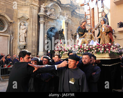 L'Italia, in Sicilia, la città di Trapani, la processione dei Misteri di Trapani, alla processione dei Misteri di Trapani il venerdì santo Foto Stock