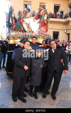 L'Italia, in Sicilia, la città di Trapani, la processione dei misteri di trapani la processione dei Misteri di Trapani il venerdì santo Foto Stock