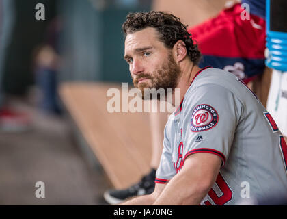 Agosto 23, 2017: Washington cittadini secondo baseman Daniel Murphy (20) siede in panchina prima di una Major League Baseball gioco tra Houston Astros e i cittadini di Washington al Minute Maid Park a Houston, TX. Astros ha vinto il gioco 6-1...Trask Smith/CSM Foto Stock