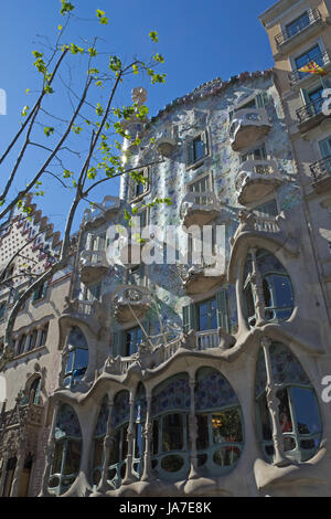 Barcellona. APR 24: Casa Batllo è un rinomato edificio situato nel cuore di Barcellona ed è uno di Antoni Gaudí i capolavori del. Aprile 24, 2013 a Barcellona, Spagna. Foto Stock