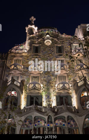 Barcellona. APR 24: Casa Batllo è un rinomato edificio situato nel cuore di Barcellona ed è uno di Antoni Gaudí i capolavori del. Aprile 24, 2013 a Barcellona, Spagna. Foto Stock