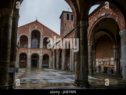 Basilica di Sant'Ambrogio a Milano, Italia Foto Stock